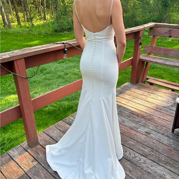Lea-Ann Belter | Dresses | Elegant White Backless Wedding Dress | Poshmark